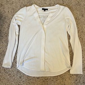 Light button-up banana republic Women’s size M sweater in really good condition!